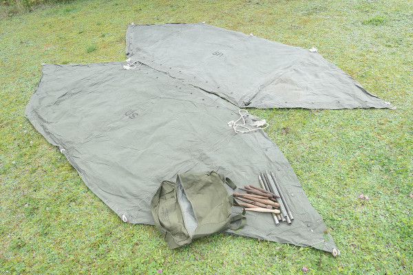 #3 TYP US WW2 Zelt 2x Zeltbahn shelter Zeltplane tent half + Stangen und Holzpflöcke - Zweimannzelt