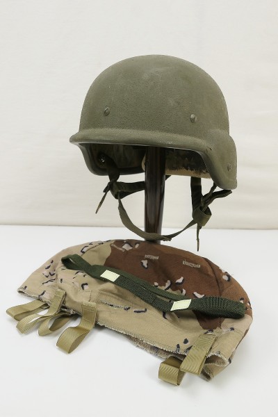 #56 US ARMY Paratrooper Gefechtshelm Original Combat Helm Gr.Small mit Desert Helmbezug