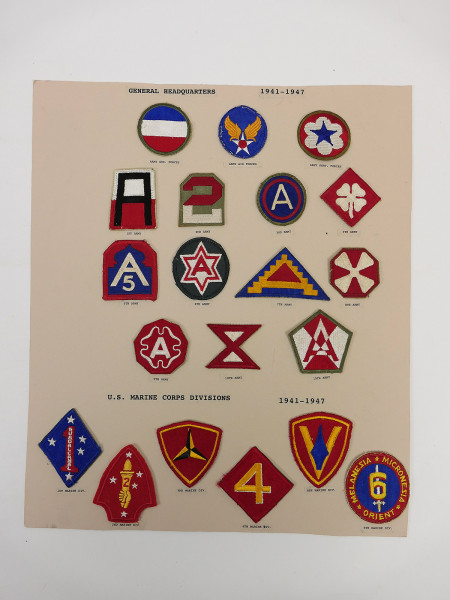 Show Card / Schautafel mit 20x US ARMY / USMC Patch Abzeichen Badge 1941-1947
