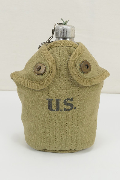 #3 Original US Army WW2 Feldflasche und Becher mit Repro Bezug