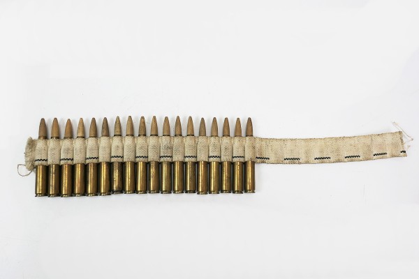 US ARMY WW2 Munitionsgurt .30-06. Holzgeschoß 18x Patronen