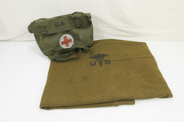 #5 US Sanitäter Pack Field Cargo M-1945 Tasche + Wool virgin Blanket Aesculab Decke Red Cross