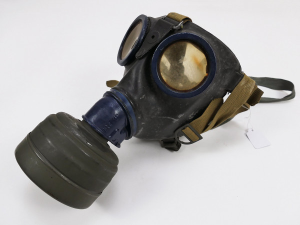 Wehrmacht Gasmaske Schutzmaske Gr.2 btc44 Gummi + Filter FE41 #91