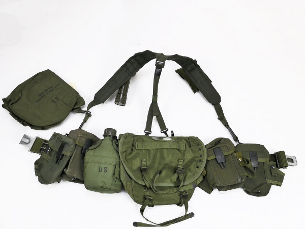 #3 US Army Vietnam Sturmgepäck Belt Set Nylon Buttpack Magazintasche Lampe Feldflasche TYP ALICE