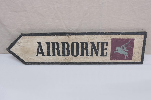 GB Holzschild Airborne Pegasus Paratrooper Vintage Battle Field Camp Schild aus Holz