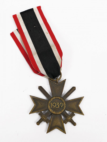 Original Kriegsverdienstkreuz 2.Klasse mit Schwertern KVK 1939 (mit Hersteller) am Band