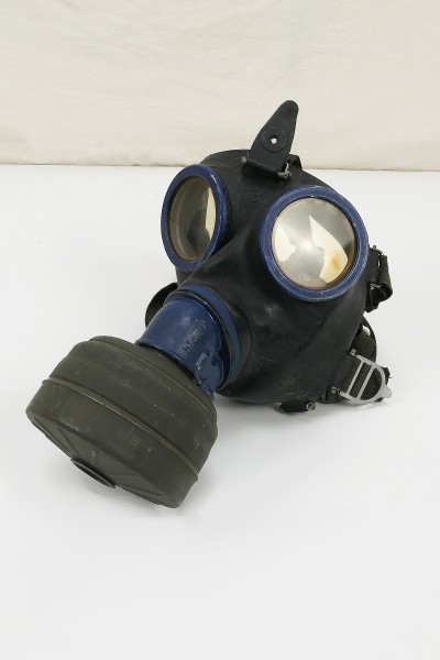 Wehrmacht Gasmaske Schutzmaske Gr.3 btc 1944 Gummi + Filter FE41 #84