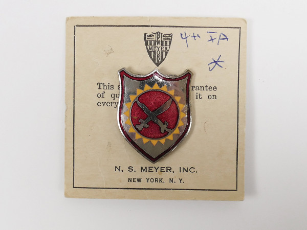 US WW2 Military Unit Crests Insignia 4th Field Artillery DI DUI Pin Medal Badge Abzeichen Crest