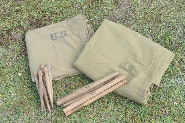 #2 US Zelt 2x Zeltbahn shelter Zeltplane tent half 1942 + 2x Stangen 7x Holzpflöcke - Zweimannzelt