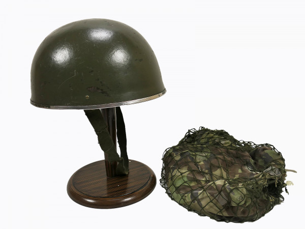 GB British Army Royal Armoured Corps MKII Stahlhelm 50-60er mit camouflage / helm netting