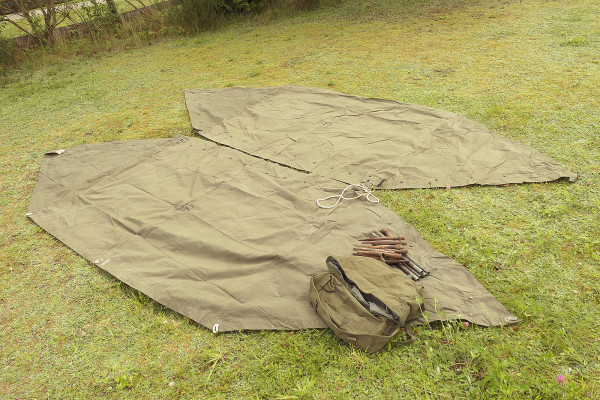 #5 TYP US WW2 Zelt 2x Zeltbahn shelter Zeltplane tent half + Stangen und Holzpflöcke - Zweimannzelt