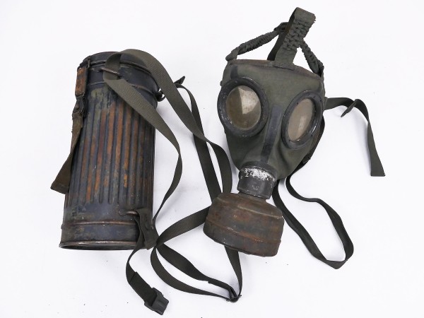 Wehrmacht Original Gasmaske + Filter in Luftwaffe Gasmaskendose mit Beriemung