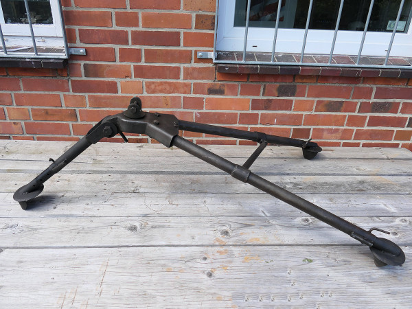 US Mount Tripod M3 für Browning Cal .50 M2 Maschinengewehr / Dreibein Erd Lafette + Pintle Nachbau