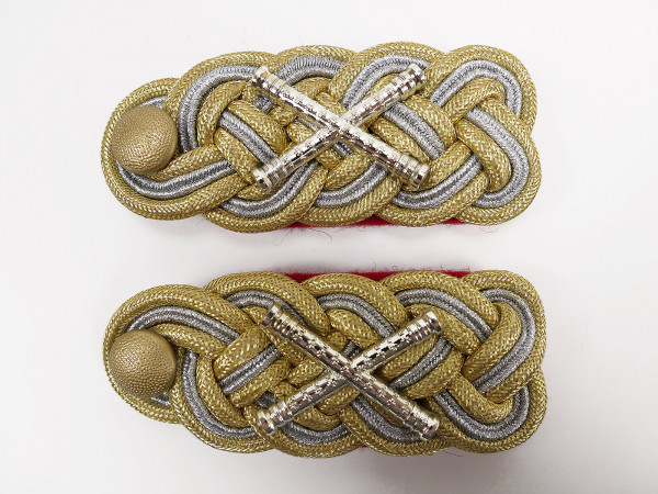 Wehrmacht Schulterstücke GFM Generalfeldmarschall Schulterklappen Paar mit Auflagen / Schraubknopf