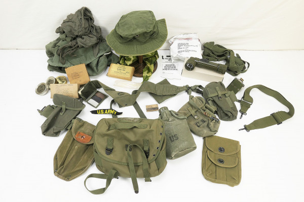 #D Typ M-1956 webbing US Army Vietnam Sturmgepäck - Pistol Belt Bags Pouches Cover Torch Patches