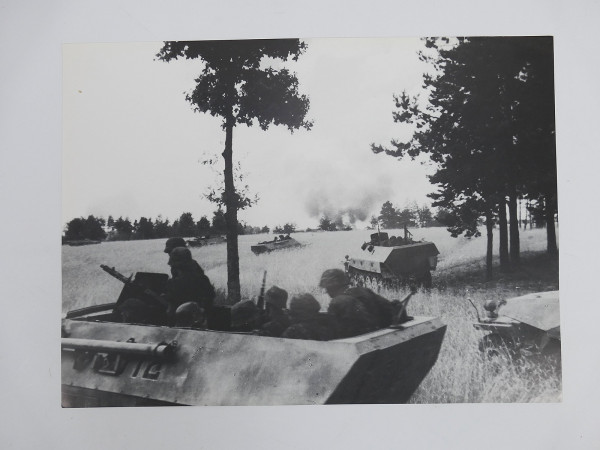 Poster / Bild Schützenpanzerwagen mit Grenadieren Waffen SS Ostfront (40x30cm)