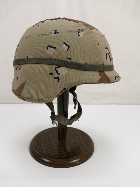 #H US ARMY PASGT Gefechtshelm Combat Helm Gr. M mit US Desert camouflage Helmbezug