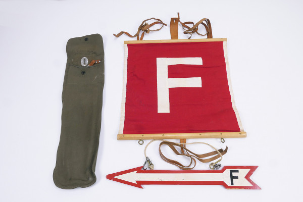 #20 Typ Wehrmacht Funk Fernmelde Pfeil Kennzeichnung Fernmeldeflagge Funk Fahne