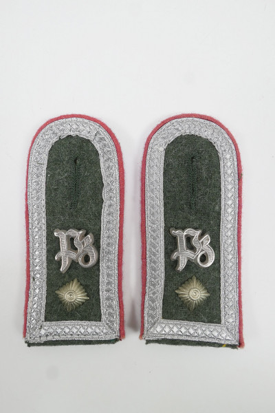 Oberfeldwebel M40 Schulterklappen " Panzerzug " mit Metall Auflagen für Feldbluse