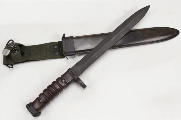 US Army Böker Bayonet Knife with M8A1 Scabbard / Kampfmesser Bajonett mit Scheide