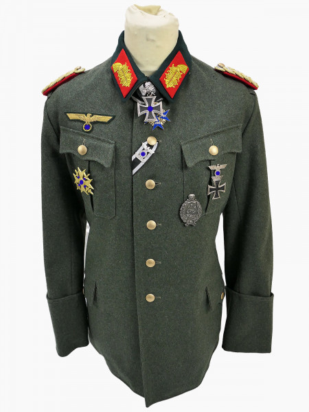 Wehrmacht M36 Uniform Feldbluse General Gr.52 mit Ritterkreuz Pour Le Merite Spanienkreuz effektiert