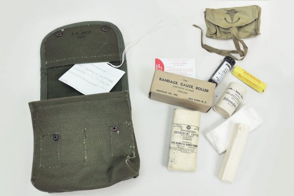 US ARMY WW2 Individual First Aid Kit Sanitäter Tasche 1944 Erste Hilfe Set