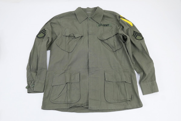 US Army Feldjacke Jungle Jacket M64 mit Patches Vietnam oliv - Medium