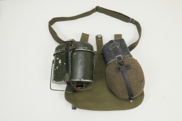 Set Wehrmacht Brotbeutel Kochgeschirr Riemen Feldflasche