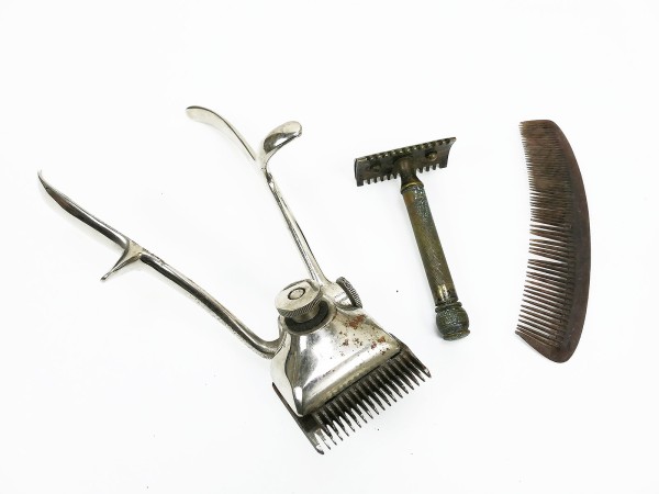 Wehrmacht kleines Konvolut Haarpflege Haarschneidemaschine Rasierer Kamm