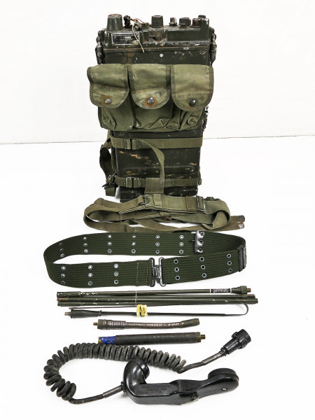 US ARMY FUNKGERÄT VIETNAM RADIO RECEIVER PRC-10 mit Zubehör Antenne JEEP