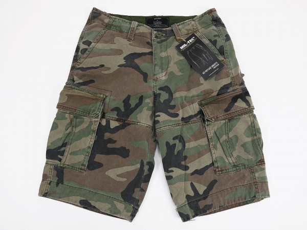 US Vintage Shorts Prewashed Woodland Camouflage Bermudas