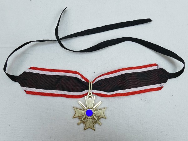 Wehrmacht Ritterkreuz des Kriegsverdienstkreuz KVK mit Schwertern am Band Stufe Gold