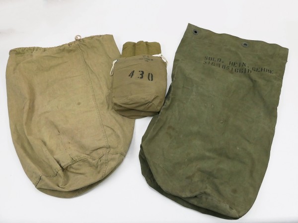 US WW2 Konvolut Personal bag 1943 Moskitonetz 1942 Seesack Duffle bag Wäschebeutel
