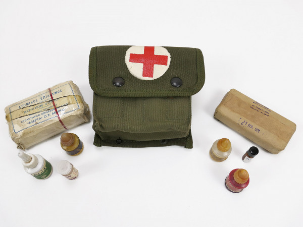 US Army WW2 Jungle First Aid Kit Pouch 1945 - Erste Hilfe Tasche mit Inhalt !!!