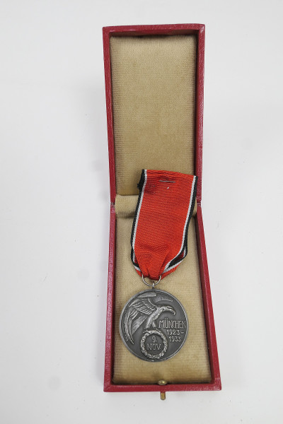 Blutorden / Feldherrnhalle 8.9. November 1923 Ehrenzeichen mit Etui / Verleihungsetui