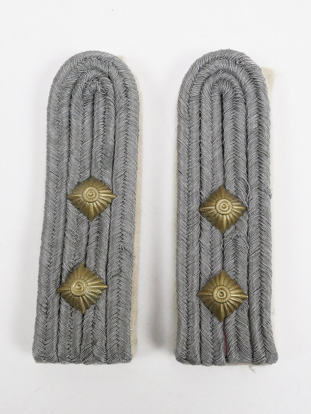 Wehrmacht Schulterstücke Hauptmann Infanterie Schulterklappen zum Schlaufen