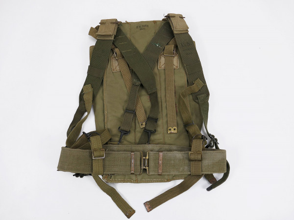 #E US ARMY Set Bazooka Bag suspenders Belt System / Tasche für 3 Panzer Abwehr Raketen Munition