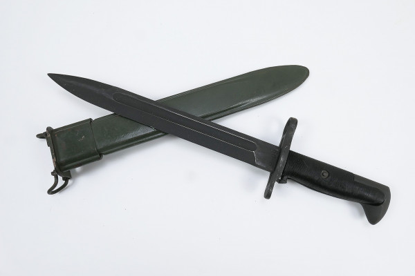 Original US Army M1 Bajonett in Scheide für M1 Garand Rifle Seitengewehr 1950`s