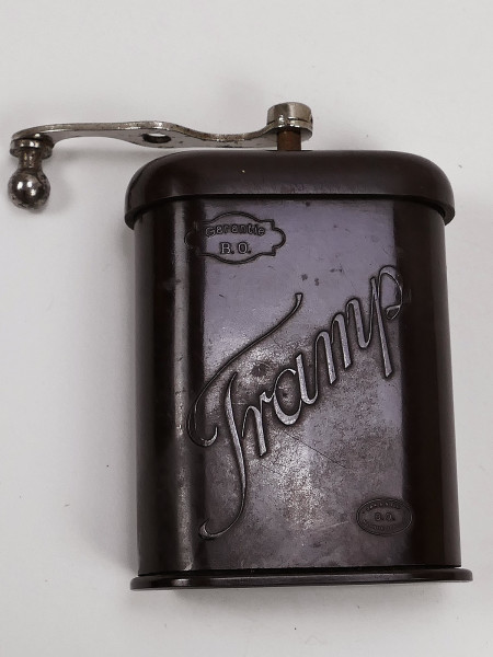 Wehrmacht kleine Soldaten Kaffeemühle TRAMP Kaffee Mahlwerk