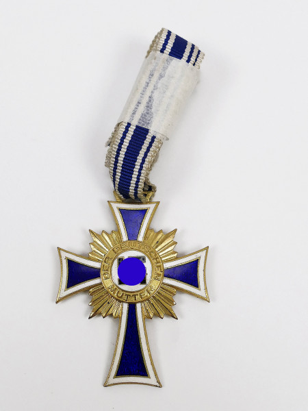 Ehrenkreuz der Deutschen Mutter / Mutterkreuz 2.Modell in Gold mit Band